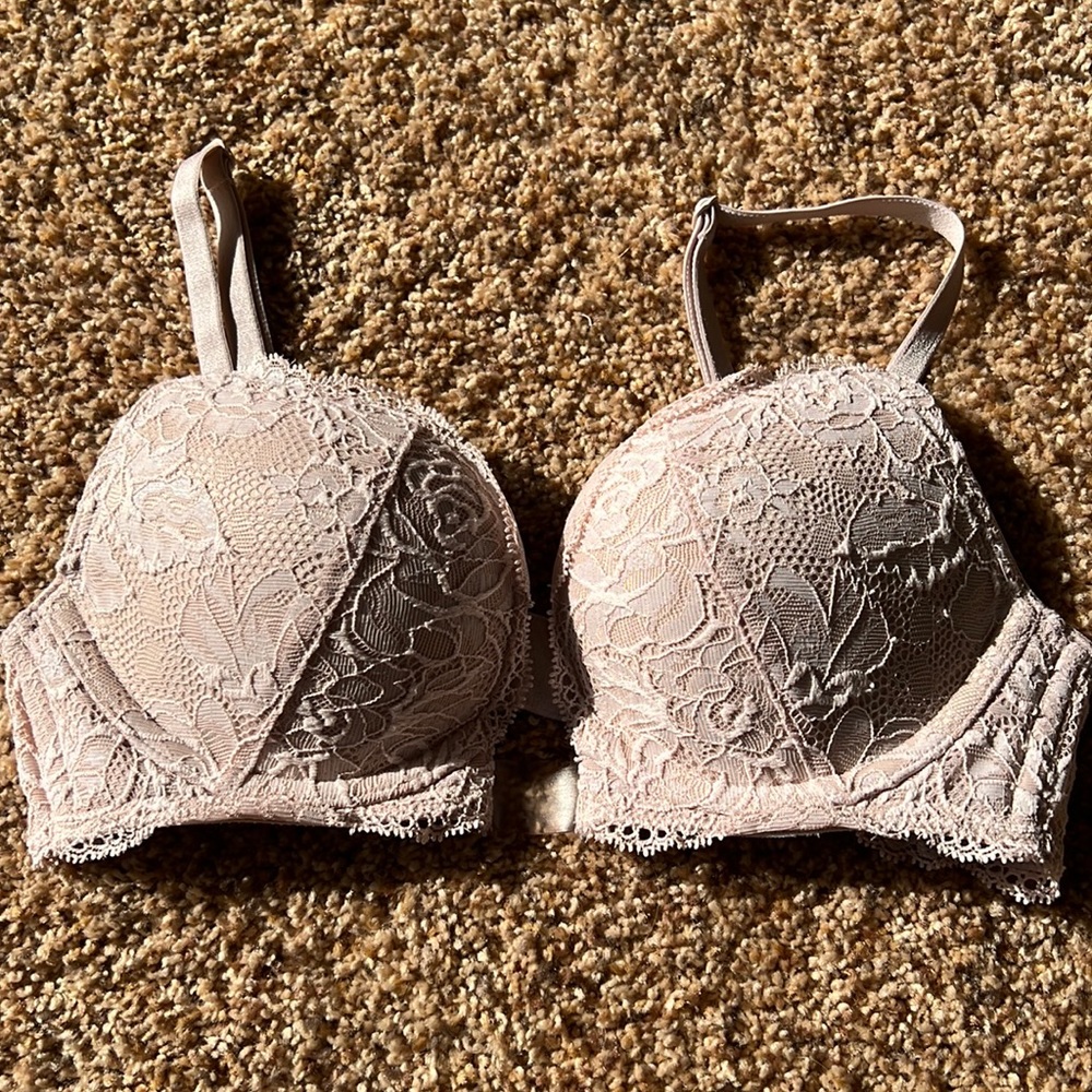 Victoria’s Secret size 32B Push Up Bra